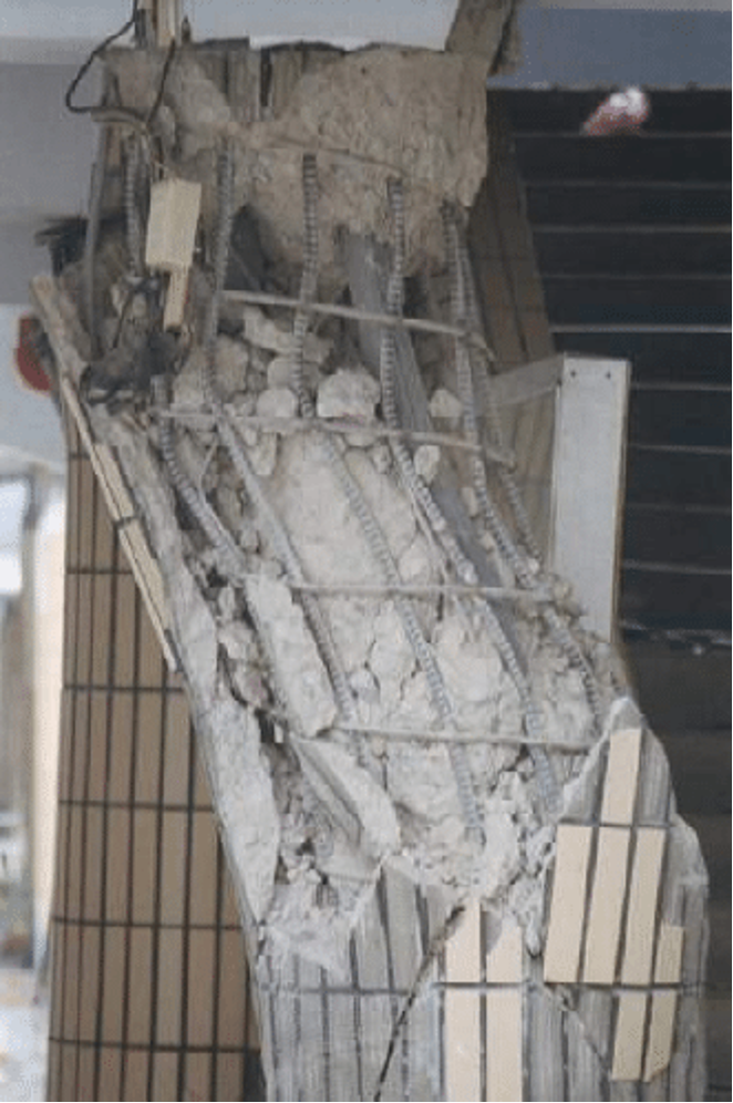 Failure of a reinforced concrete column